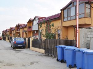 Casa de domiciliu a lui Eugen Tomac din localitatea Dumitrana!